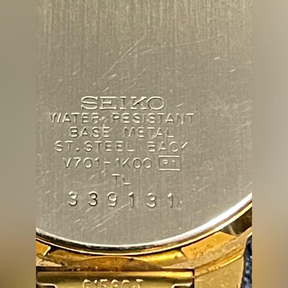 Seiko Gold Tone Men's‎ Dress Watch - Picture 5 of 13
